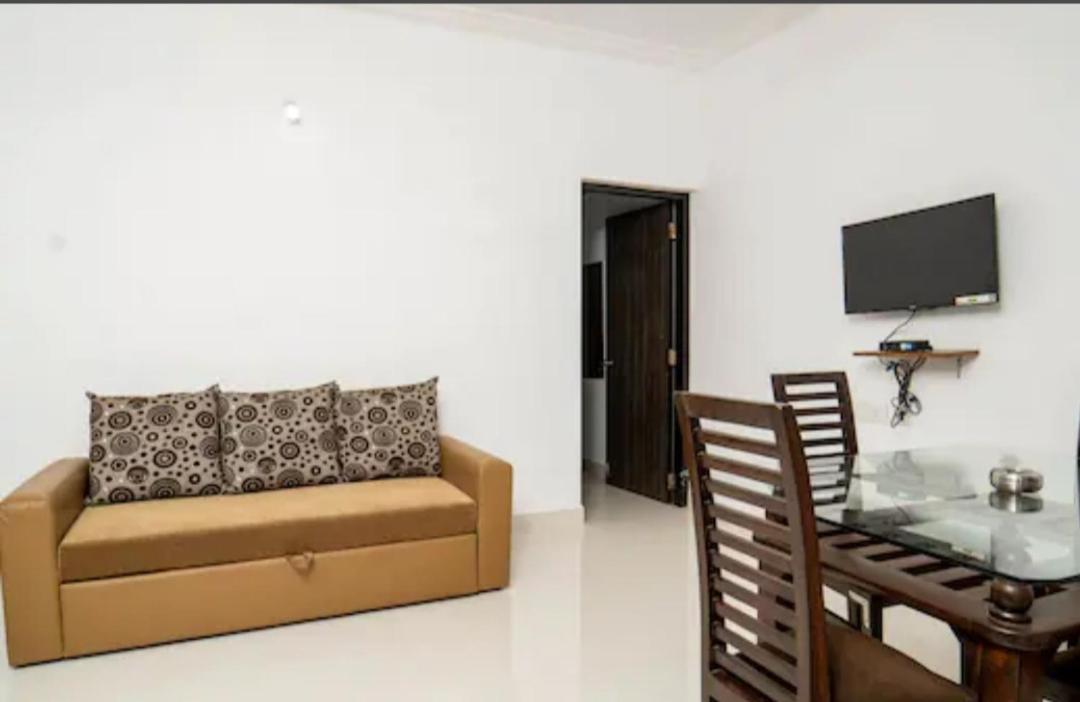 Esha Apartment กาลังกูติ ห้อง รูปภาพ