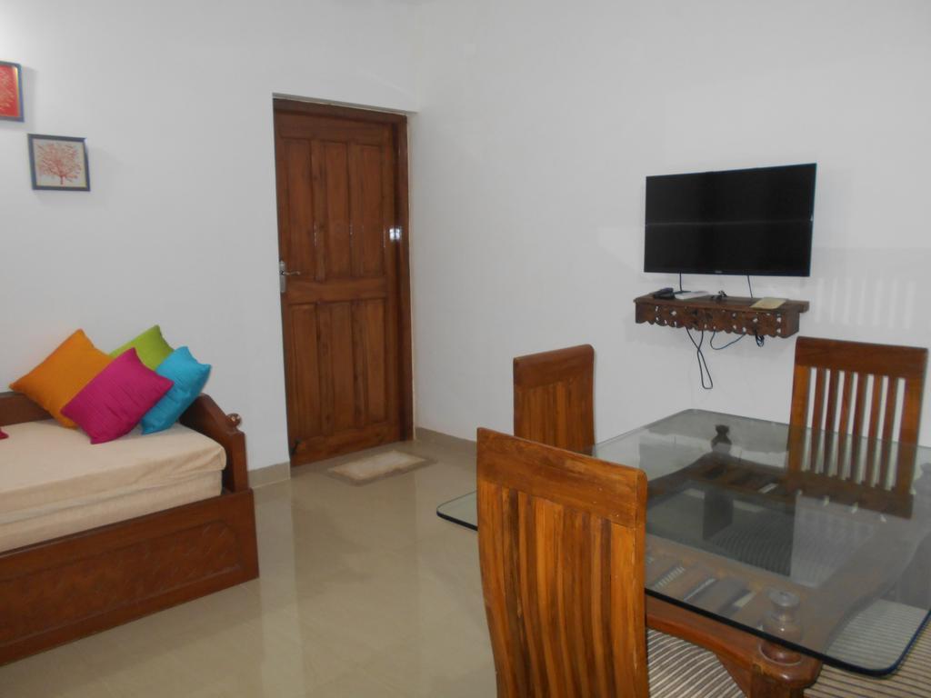 Esha Apartment กาลังกูติ ห้อง รูปภาพ